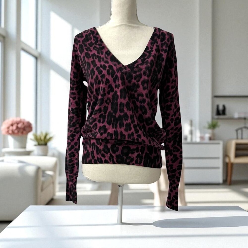 Juicy Couture Wool & Cashmere Long Sleeve Leopard Print‎ V-Neck Sweater Size M